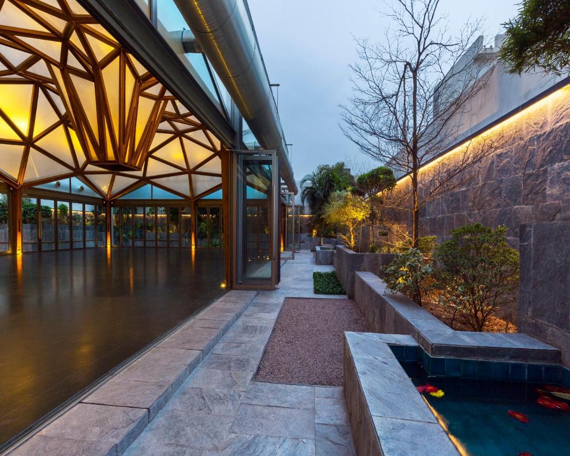 Hotel Crystal Palace Meerut Eksteriør billede