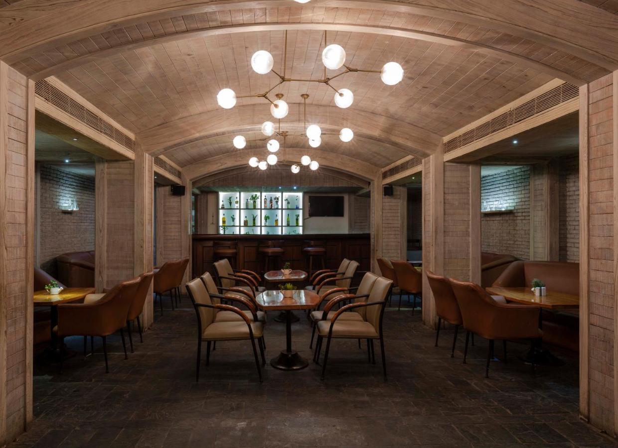 Hotel Crystal Palace Meerut Eksteriør billede
