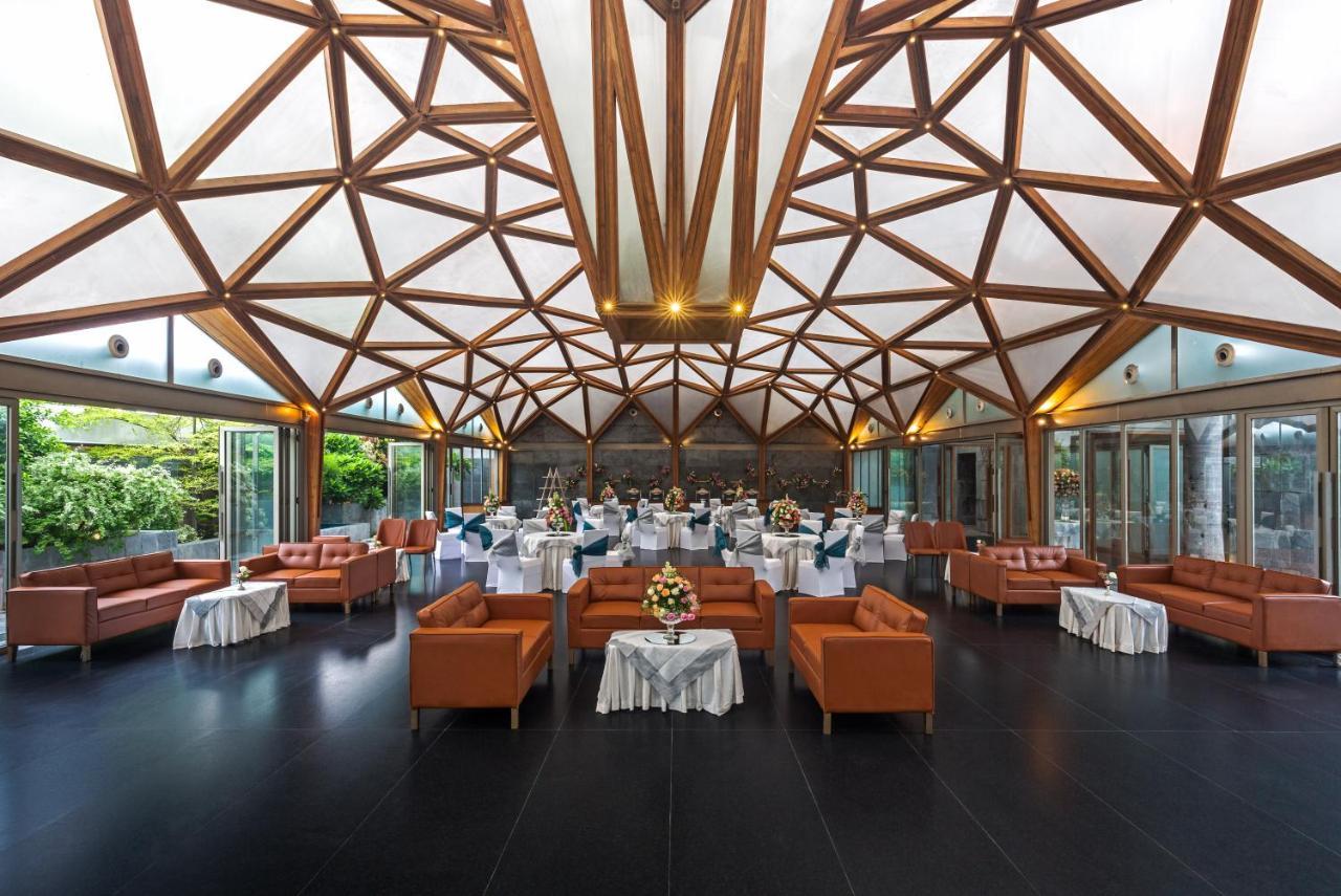 Hotel Crystal Palace Meerut Eksteriør billede