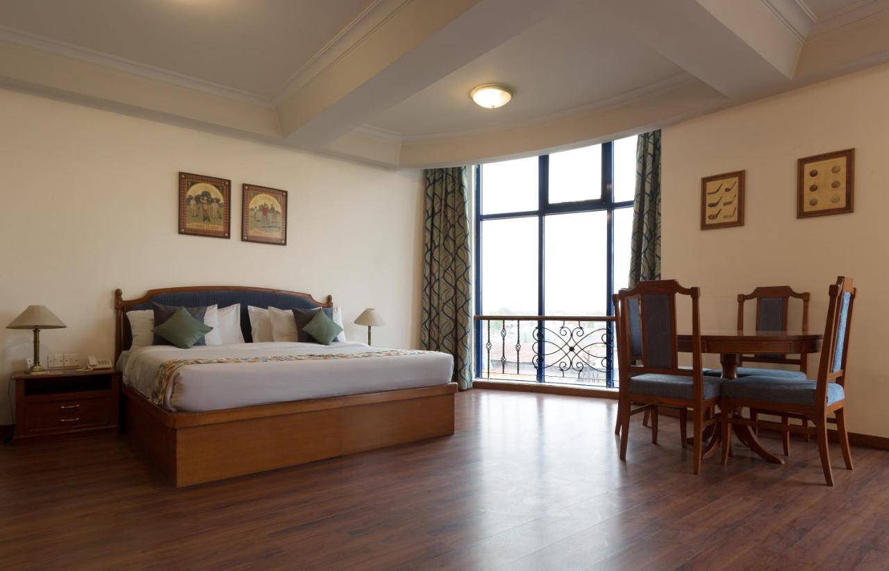 Hotel Crystal Palace Meerut Eksteriør billede