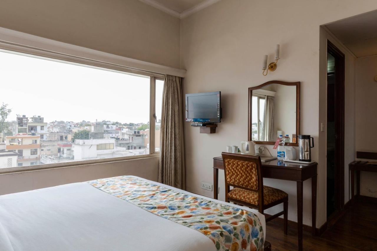 Hotel Crystal Palace Meerut Eksteriør billede