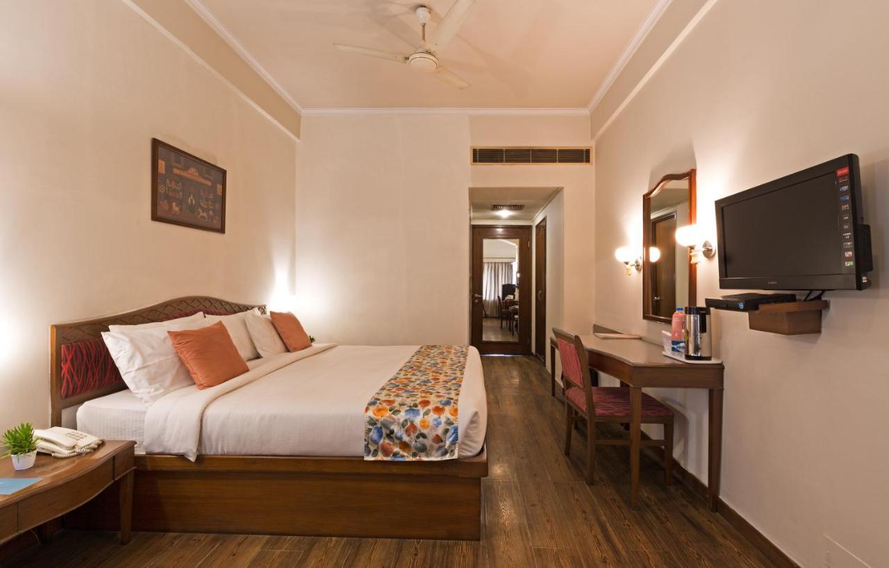 Hotel Crystal Palace Meerut Eksteriør billede