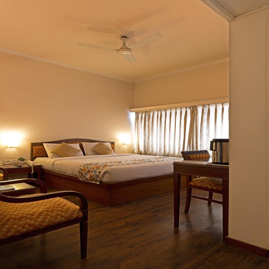 Hotel Crystal Palace Meerut Eksteriør billede