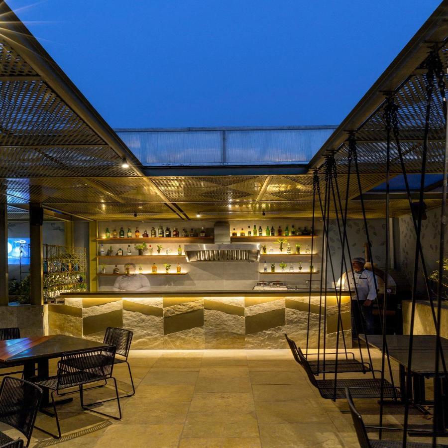 Hotel Crystal Palace Meerut Eksteriør billede