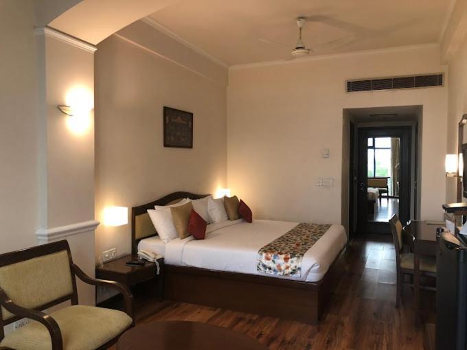Hotel Crystal Palace Meerut Eksteriør billede