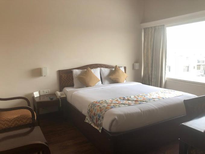 Hotel Crystal Palace Meerut Eksteriør billede