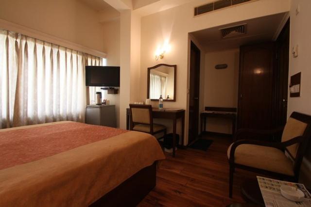 Hotel Crystal Palace Meerut Eksteriør billede
