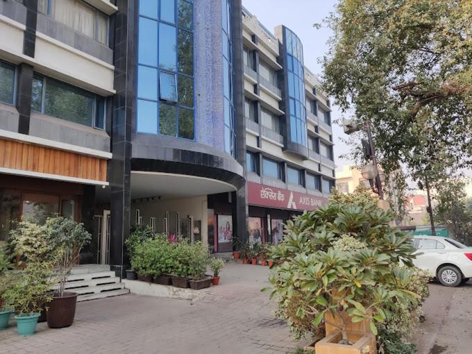 Hotel Crystal Palace Meerut Eksteriør billede