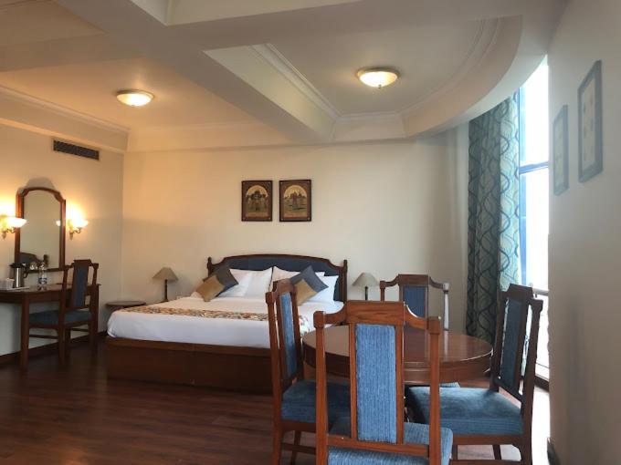 Hotel Crystal Palace Meerut Eksteriør billede